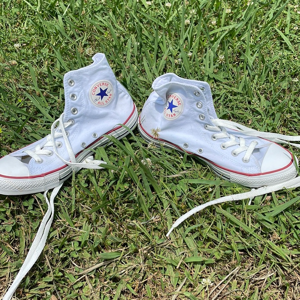 Bright white converse!